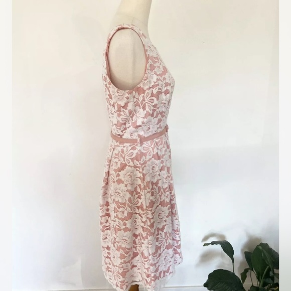 Review Pink and White Lace Dress With Belt Knee Length Fit and Flare Size 12 - Picture 2 of 7